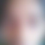 Pemphigoid vegetans: 9-jähriges Mädchen mit rezdivierenden, eitrigen, vegetierenden Plaques im Ge...